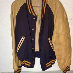 Vintage Varsity Letterman Jacket – Wool & Leather – Distressed – Size M/L